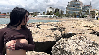 I Go with My Stepbrother to Spend the Day at the Beach and We End up Fucking Between the Rocks