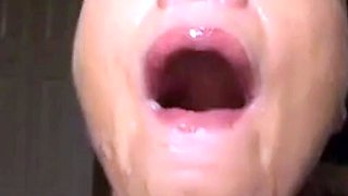 Pretty Amateur's Webcam Facial