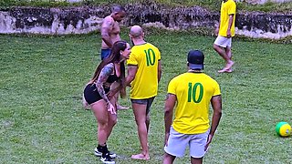 Elisa Sanches Dentro E Fora Das Quatro Linhas
