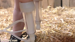 HuCows - Kiki Fucking Machine