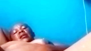 Horny cougar at it again ,she end up masturbating