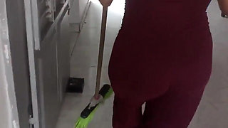 Talking to My Wife While Cleaning the House, I Ask Her to Suck My Cock and the Situation Ends Comically