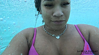 Relaxing MILF Jacuzzi Soak with Lofi Melodies