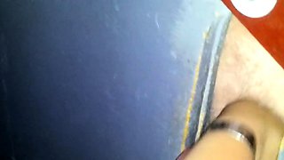 Svenska Hustruns Glory Hole Handjob