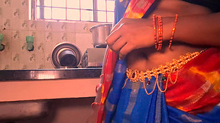 Indian Maid Spreads Her Legs to Get Tips for Reel Shoots
