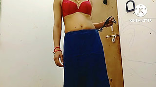 Indian Bhabhi in Saree Remove Clothes and Pussy Fingering