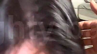 Swallowing the Whole Dick in the Guest Room, I Sucked and Sat Down Slowly