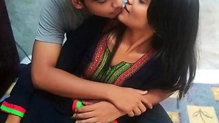 Desi Mms Hot Kiss up girlfriend hot lips kissing sex part1