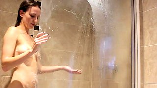 Amateur Webcam Cute Teen Plays Solo