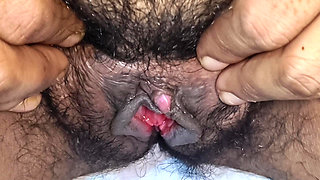 Bhabi apni chut ko rubbing Kar raha hai, Bhabi is rubbing her pussy