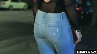 Manuel Ferrara Fucks Petite Leah Lee to Gaping Gape