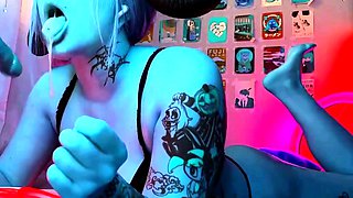 A sloppy blowjob and hot sex with a beautiful cosplayer +