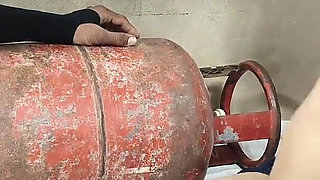 Indian Desi Girl Now Day Gas Cylinder Shortage Face and Nearby Friends Help to Cylinder