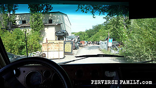 Perverse Family 52.1 (season 4): Dirty Warm up for Techno