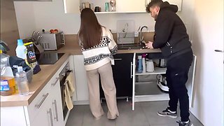 le plombier baise ma chatte rasée
