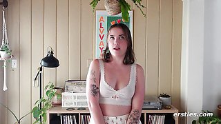 Bubbly Summer Masturbates With a Glass Dildo