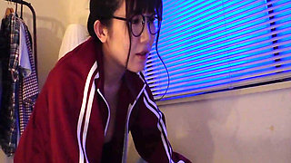 Late Night Blowjob Lessons From an Inexperienced Stepsister