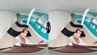 Horny Holly Molly tempts stranger at luxury motel pool - teenmegaworld