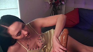 Webcam fun mature brunette with toys cum on cam