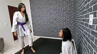 Karate Fight Top Girls