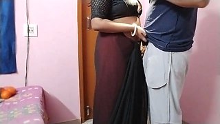 Desi Village Bhabhi came to my room with fresh Oranges and I fucked her pussy in return