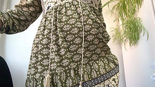 Horny Mature Stepmom in Stockings and High Heels Masturbates and Puts Her Foot on the Desk