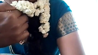 Tamil Aunty Showing All
