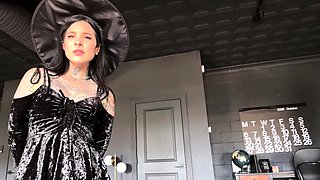 Freaky Goth Step Sis & The Halloween Party - Awlivv -
