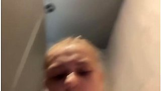 Crazy Squirting And Fucking In The Gym