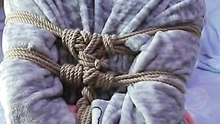 Hui12 - White Silk Chinese Girl Sailing Restraint