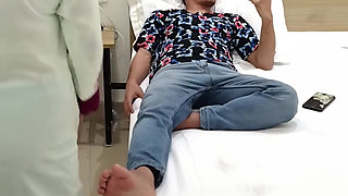 Chacha ke beti ko oyo me le jaake pure raat choda