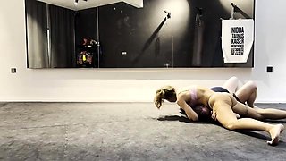 Foxxysqueeze Foxxy Vs Volli Wrestling And Pins Match
