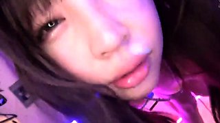 Korean wife on couch Amateur Asian Japanese Korean Webcams
