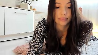 Amateur Webcam Teen Flashes Masturbates
