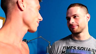 Muscled twink analriding sexy lover