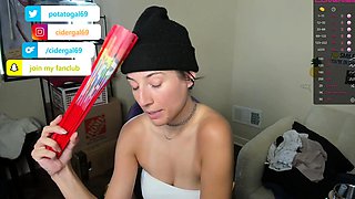 Amateur Webcam Cute Teen Plays Solo with Big