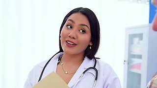 Amateur dark-haired doctor with a thick arse demonstrates