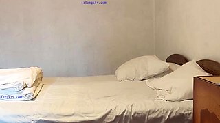 Amateur Brunette Teen blowjobs in the toilet on Webcam