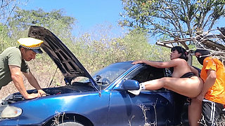 While the Taxi Driver Fixes the Car, the Beautiful Stepmother Fucks Her Stepson