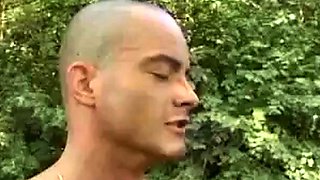 Outdoor Amateur Sex with Asian Beauty