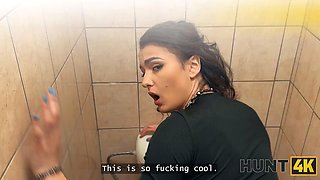 HUNT4K. Fuck me hard until this bastard is on his phone ft. Charlotte Grey  Alexander Tda: Porn