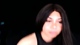 Amateur Webcam Cute Teen Plays Solo with Big