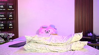 Amateur Webcam Teen Flashes Masturbates