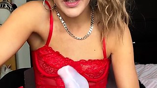 Hot amateur webcam teen masturbates for their fans