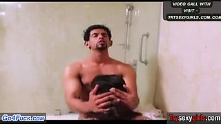 Bhabhi seduces with steamy bathroom passion in Indian heat