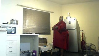 SSBBW Stripteasing & Ass Clapping