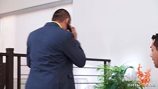 Body Sliding The Curvy Cheater: Alex Jones and Wife Lila Lovely Enjoy Massage Session in Front of Fool Hubby