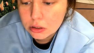 Brunette Couch Webcam Solo Fun Masturbating