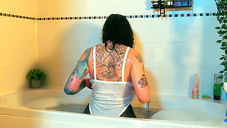 Soaked Tights, Wet Bodysuit: My Bath Footjob with a Cum-pumping Dildo