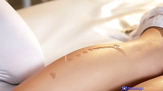 Bonny Claudia and Foxii's pussy licking trailer